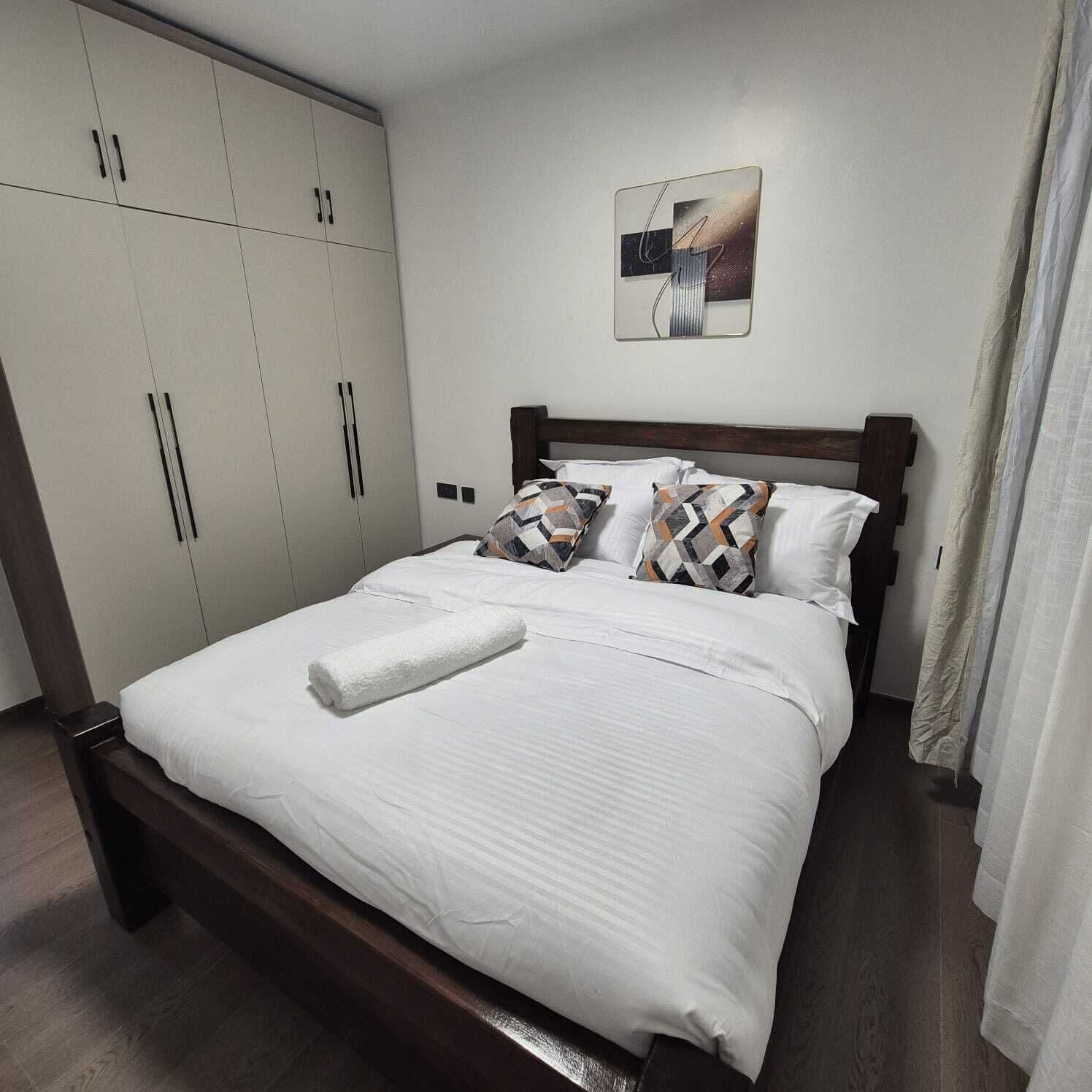 2 bedrooms, iron/ironing board, WiFi (free), bed sheets