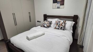 2 bedrooms, iron/ironing board, WiFi (free), bed sheets
