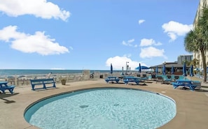 Pool - Spacious 3-bedroom BEACHFRONT condo in Panama City Beach (Panama City Beach)