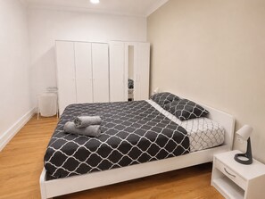 Room - 3-bedroom apartment in Barcelona (Barcelona)