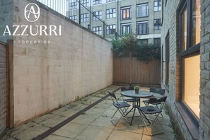 Outdoor dining - 3BR Flat in Ramsgate | Near Bus Stop | ST (Kent)