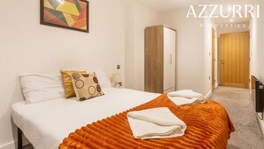 3 bedrooms, iron/ironing board, free WiFi, bed sheets - 3BR Flat in Ramsgate | Near Bus Stop | ST (Kent)