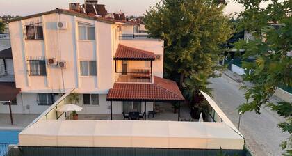 Quaint 4-bedroom house with AC in beautiful Kadriye - Private Pool