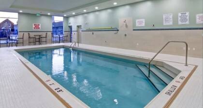 The Onyx Studio • DT Oshawa