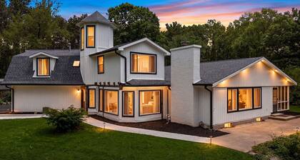 Spacious 5BR Retreat in Peaceful Michigan City