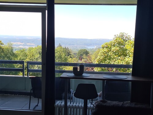 Panoramic apartment overlooking the rooftops of Linz am Rhein