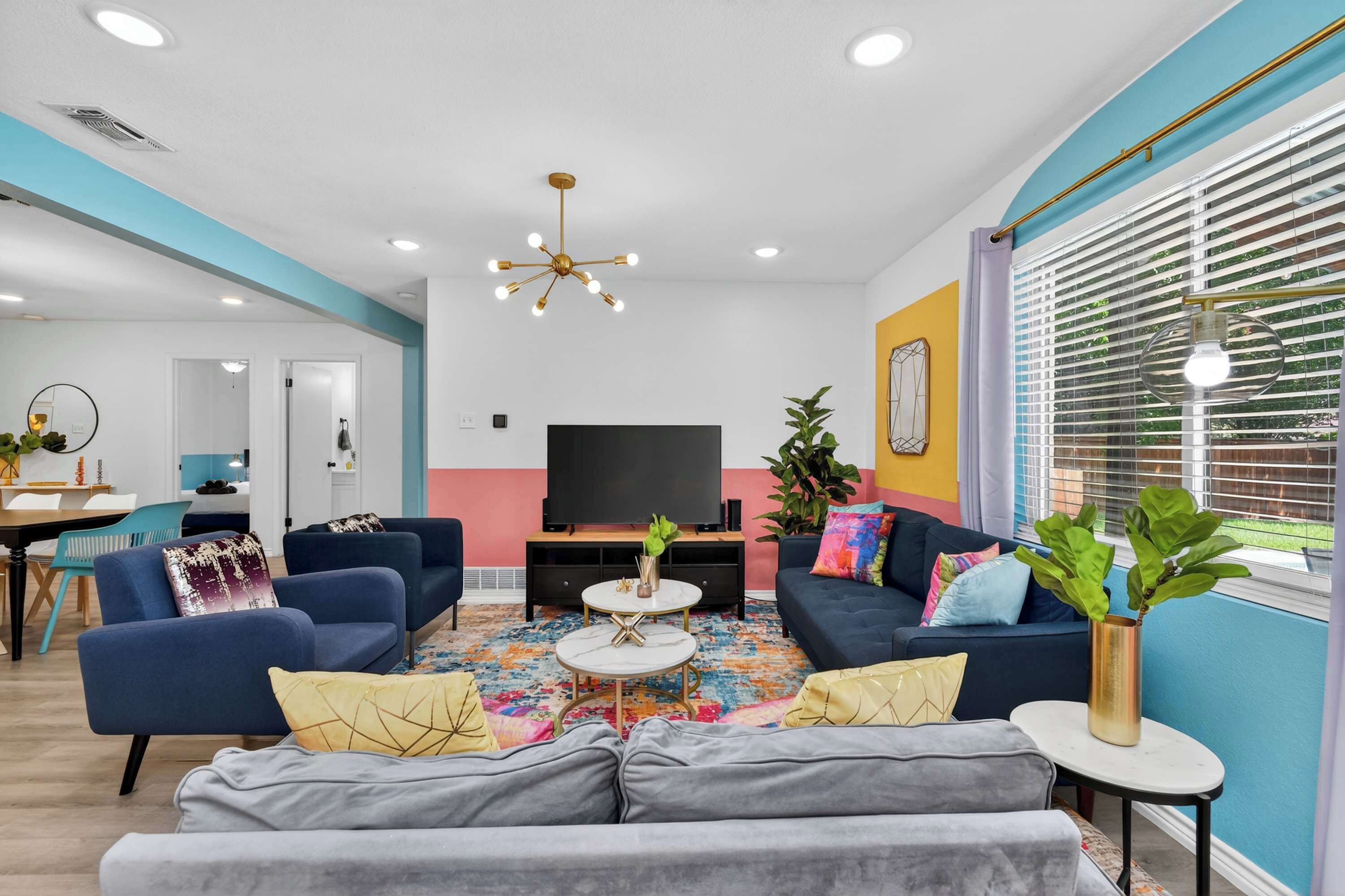 Modern Nrh Retreat | Pool, Bbq & Sleeps 10 - Arlington, TX