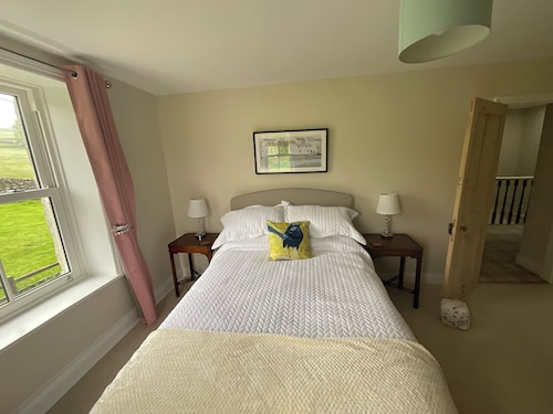 Stunning property. Adults only. Pet friendly. Close to all youre going to need.