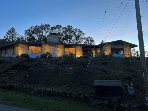 3-bedroom house with views in private setting in Sleepy Hollow