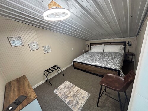 Enjoyable 2-bedroom building with AC for a relaxing stay