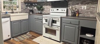 Enjoyable 2-bedroom building with AC for a relaxing stay
