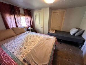 Room - Sikorski Ranch Bunkhouse (Fallon County)