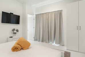 Room - AL318 -Resort Pool-Beach Tennis court- 2BR+ condo-Close to Palm Beach (Noord)