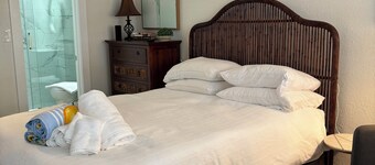 Charming beach condo in Venice, perfect for a relaxing getaway