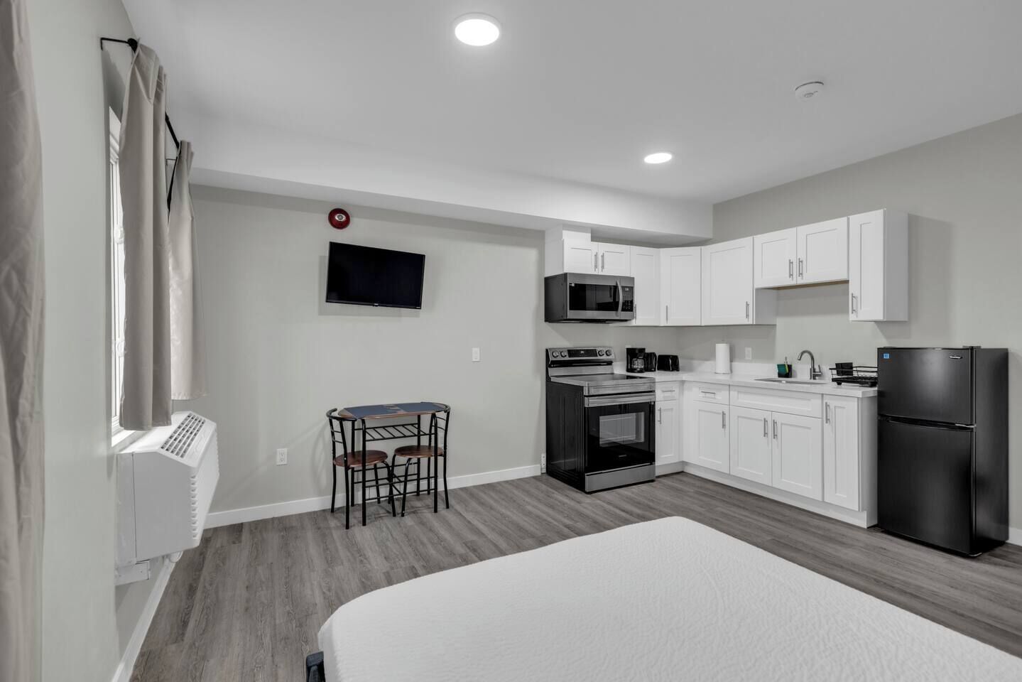 The Horizon Suite  Studio  Dt Oshawa - Ontario