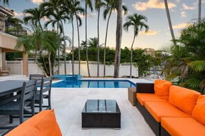 Unclassified image, 5 of 31, button - Spacious Waterfront  house in fabulous Fort Lauderdale on Las Olas! (Fort Lauderdale)