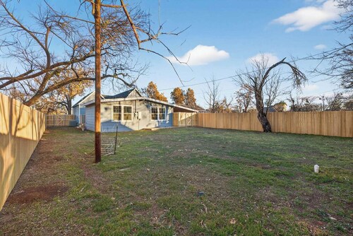 NEW RENO! 4BR-2bath Modern Home | Central Location