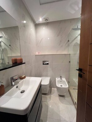 Bathroom - Fabulous 3-bedroom, 2 bathroom apartment with free parking in vibrant Tanger (Tanger)