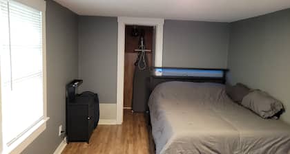 Furnished 1BR - Near RWJ & Rutgers -Full Kitchen, W/D, WiFi - Self Check-In