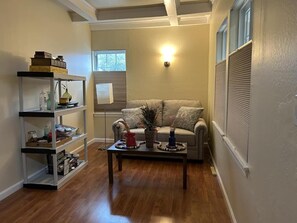 Living area - Spacious Room Prime Silicon valley (PALO ALTO)