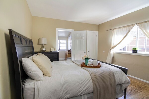 Spacious Room Prime Silicon Valley - Palo Alto, CA