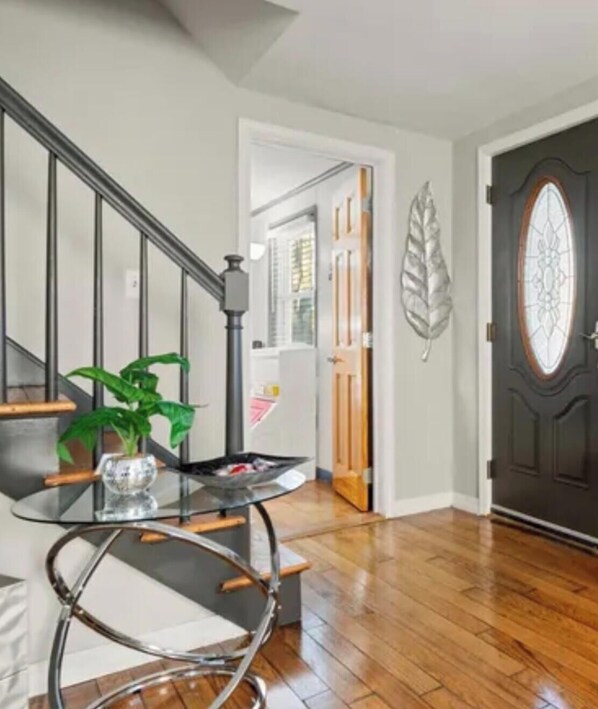 Interior - 2-bedroom bed & breakfast in nice Syracuse with front fenced in yard (Syracuse)