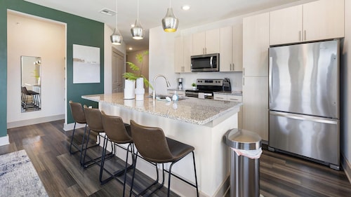 Landing Incredible Studio in Kessler Park
