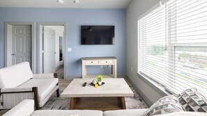 Living area - Landing Amazing 1BD in Grand Prairie (Grand Prairie)