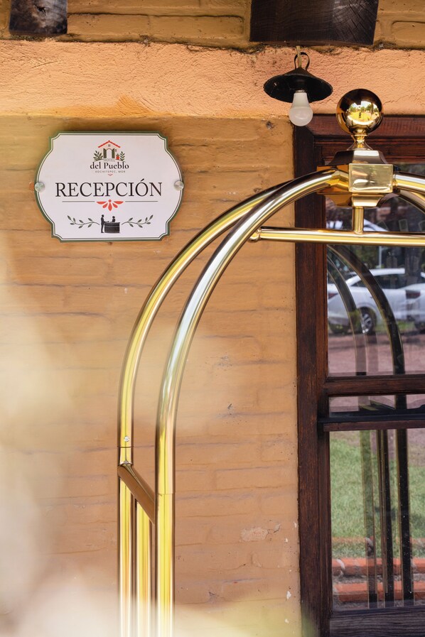 Unclassified image, 1 of 12, button - Hotel del Pueblo (Campo la Leona)