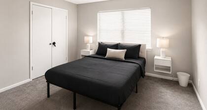 Modern Hoover Retreat | King + Queen
