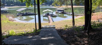 On Lake Hartwell + Private Dock, Hot Tub, Kayaks: Clemson, Commerce & Athens