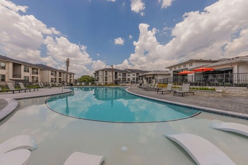 Landing Chic 1BD in Medical Center