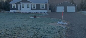 3-bedroom house in peaceful Stacyville  short distance to mt katahdin