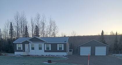 3-bedroom house in peaceful Stacyville short distance to mt katahdin