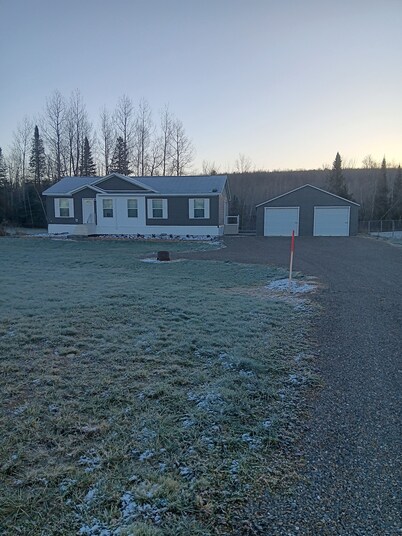 3-bedroom house in peaceful Stacyville short distance to mt katahdin