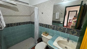 Comfort Double Room, Garden View | Bathroom
