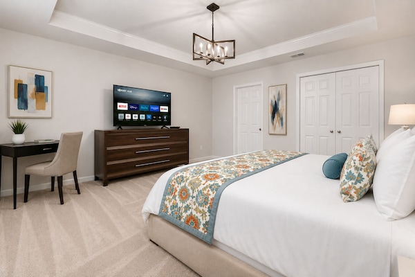 Deluxe Double Room, 1 King Bed, Non Smoking, Private Bathroom