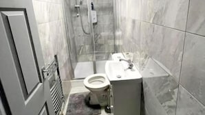 Bathroom - Entrepreneur Stays (Liverpool)