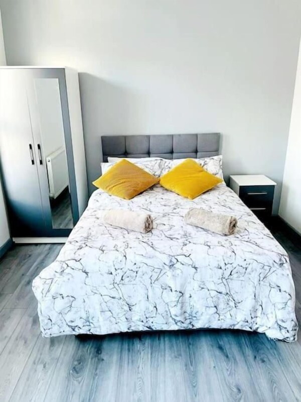 Beautiful 4-bedroom Home For 8 In Liverpool - Liverpool