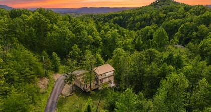 Peaceful Escape- Hot Tub, Game Room, Sleeps 16
