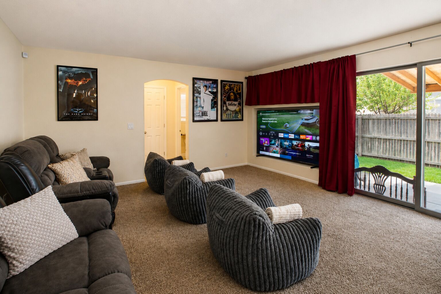 3br Home W/ Private Cinema  Bbq  Home Office  10 Minutes From Airport - Denver, CO