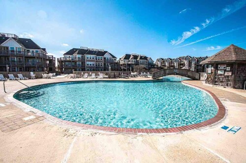 Barrier Island Station, Duck, NC - 2 Bedroom/Sleeps 8