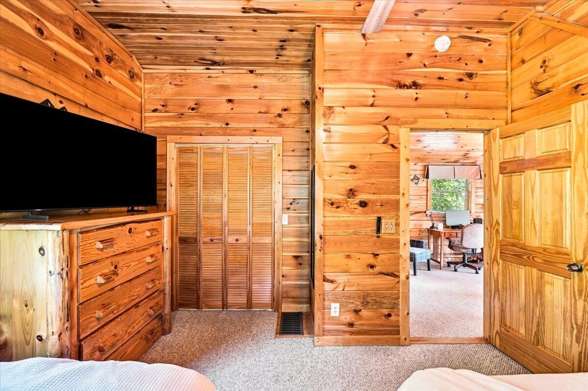 Filly In The Clouds Views / Hot Tub/ Pet Friendly - Maggie Valley, NC
