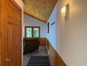 Interior - Crane Cabin-Set directly along the sandy shores of Amnicon Bay, Aajijash (La Pointe)
