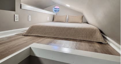 Tiny House with Sports Courts and Lake Access