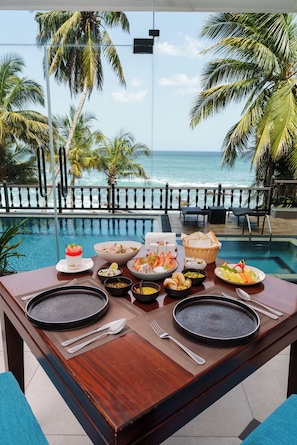 Breakfast area