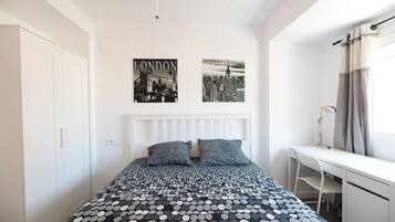 Iron/ironing board, travel crib, WiFi, bed sheets