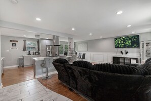 Interior - Modern 4BR Retreat Spacious Living, Fireplace & Finished Basement (Matteson)
