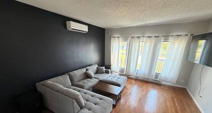 Cozy 4-bedroom bungalow with AC , mini gym and lots of space