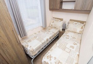 Room - The Bay View Sea Views Pool Sleeps 6 (Paignton)